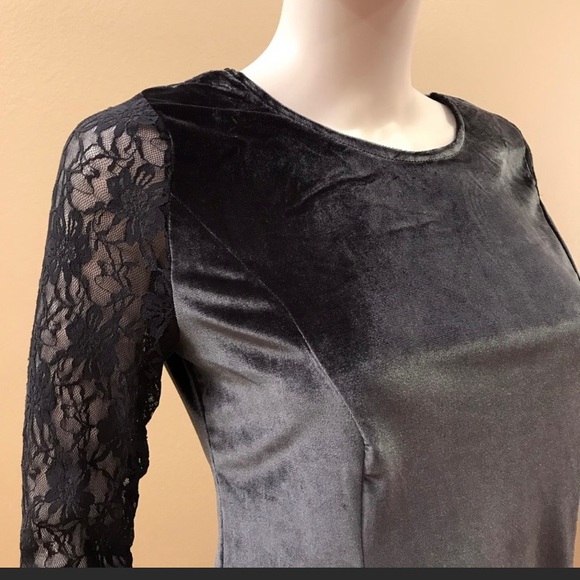 Reborn Velvet and Lace Glare Top - Picture 2 of 3